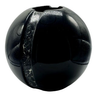 1985 Postmodern Memphis Era Haeger Black Ceramic Orb Vase - Model 4395 For Sale
