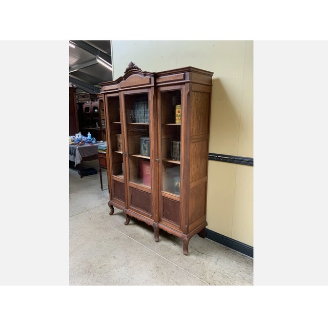 Age: circa 1915 Wood type: solid oak Condition: very good, meticulously maintained, fully restored original condition...