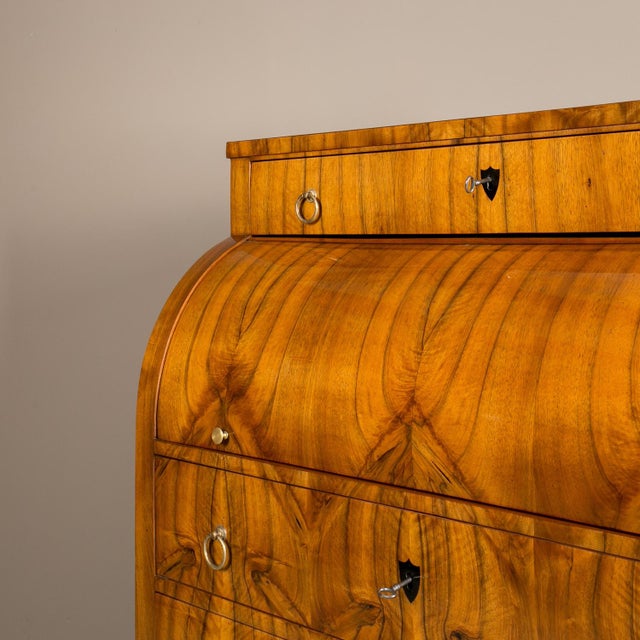 Brown German Biedermeier Secretary Desk in Walnut For Sale - Image 8 of 18
