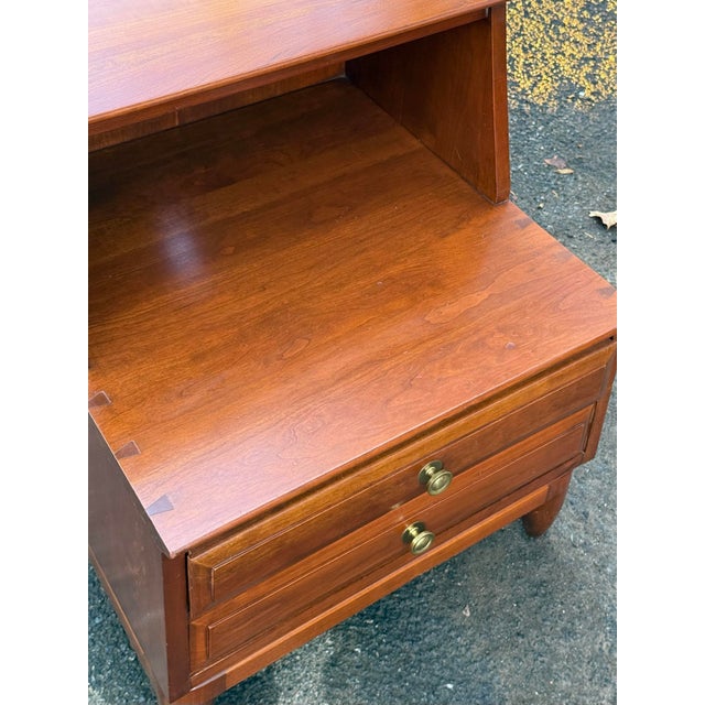 Willet Mid Century Modern Trans East Stepped Nightstands - A Pair For Sale In New York - Image 6 of 11