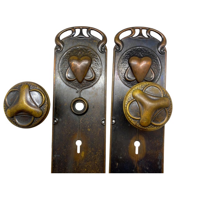 Art Nouveau 1900s Art Nouveau Interior Doorknobs & Doorplates - a Pair For Sale - Image 3 of 4
