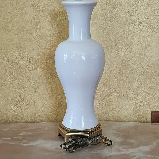 Vintage Paul Hanson White Porcelain Table Lamp on Brass Pagoda Base, Usa For Sale In Washington DC - Image 6 of 18