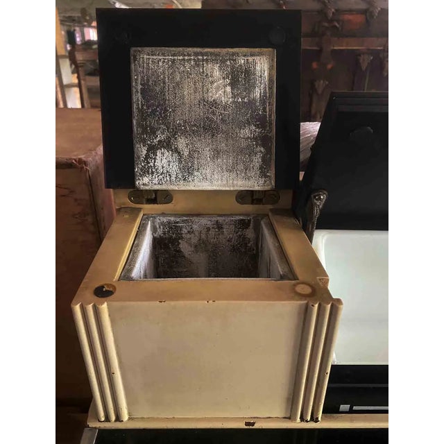 Antique Early 20th Century Art Deco Dental Cabinet For Sale In New York - Image 6 of 8