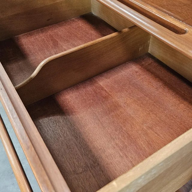 1960s Edmond Spence Mid-Century Modern Dresser With Sculpted Drawer-Length Pulls For Sale - Image 10 of 13