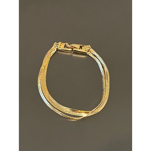 Vintage Monet Gold-Tone Multi-Strand Flat Weave Chain Bracelet – Iconic 1970s/1980s Statement Jewelry For Sale - Image 6 of 13