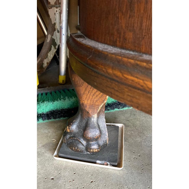 Wood Late 18th Century Quartersawn Oak Curved Glass Curio Cabinet For Sale - Image 7 of 18