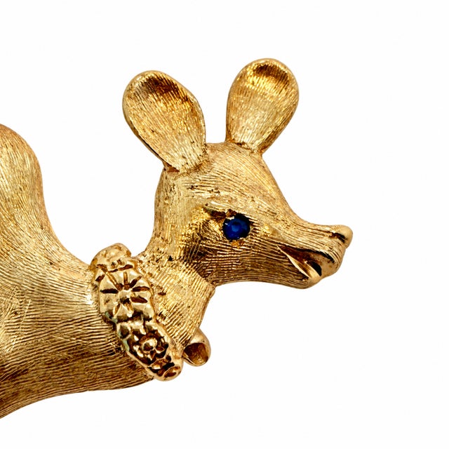 This whimsical reindeer pin from the 1950s–1960s is crafted in 14 karat yellow gold. A finely textured Florentine finish...
