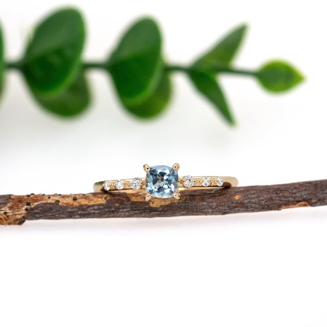 Modern Brazilian Aquamarine Ring W Natural Diamond Accents in Solid 14k Gold | Rd 4mm, Size 6.75 For Sale - Image 3 of 7