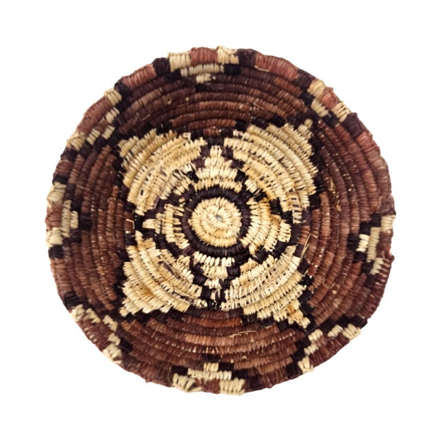 Brown Southwestern Coiled Basket Bowl With Devil’s Claw Pattern, 6.25" For Sale - Image 8 of 9