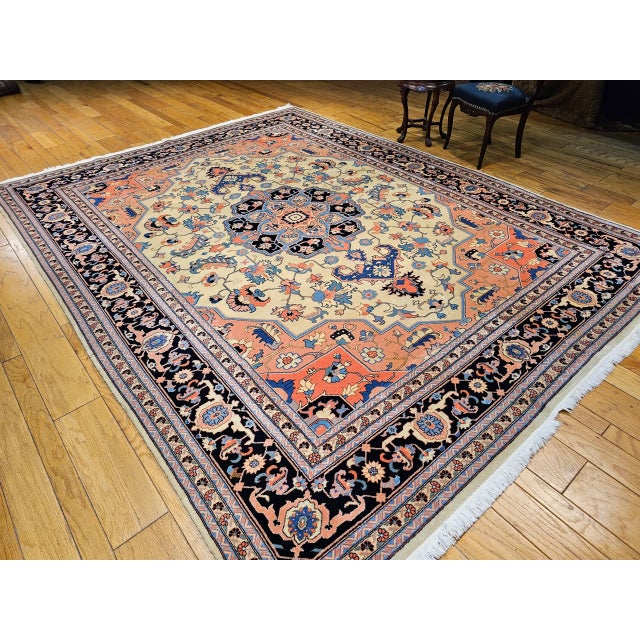 Vintage Turkish Heriz Serapi Rug, Hand-Knotted Wool, Geometric Pattern, Ivory & Blue, 9x12 For Sale - Image 16 of 17