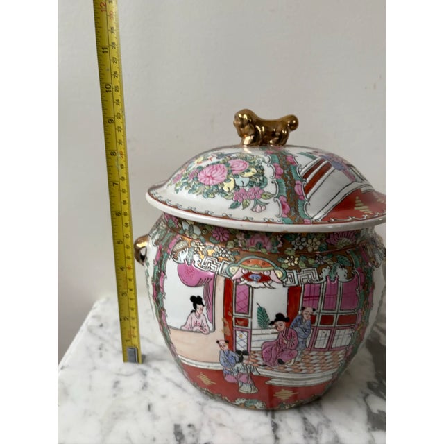 Late 19th Century Chinese Porcelain Kamcheng, a Famille Rose Medallion Vinegar Jar With Lid and Gold Handle For Sale - Image 11 of 14