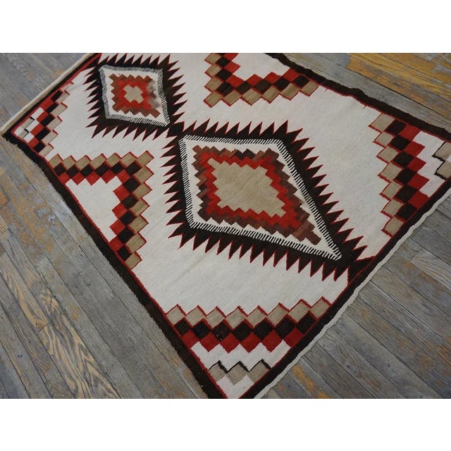 Native American 1930s White Zig Zag Antique American Native Navajo Carpet 3'4" X 5'2" Handwoven Wool Rug For Sale - Image 3 of 9