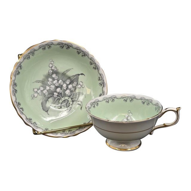 Vintage 1939-1949 'Double Warrant' Paragon 'To the Bride' Teacup and Saucer by Appointment Hm Queen Elizabeth and Hm Queen Mary For Sale