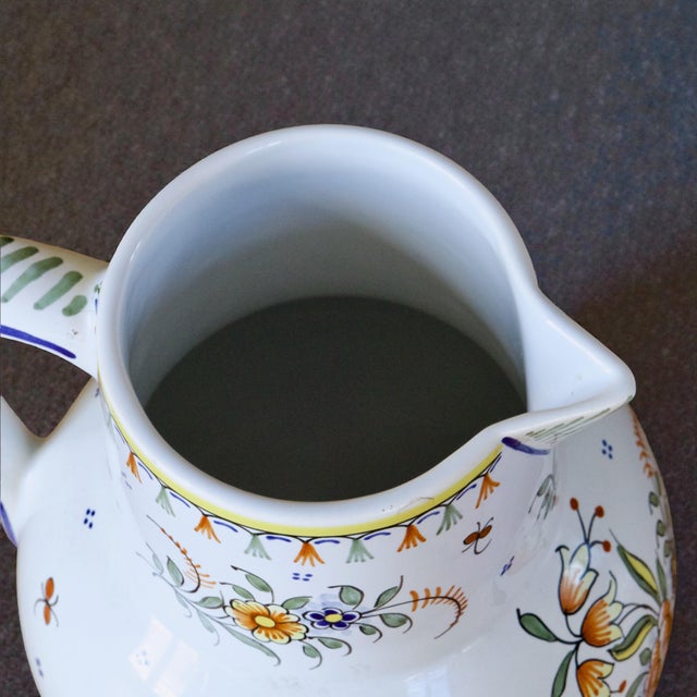 Ceramic Handcrafted French Carafe from Moustiers, 1950 For Sale - Image 7 of 11