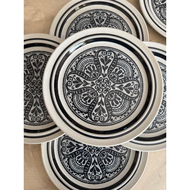 1980s Noritake Primastone Dinner Plates Malaga Pattern Vintage Stoneware – Set of 8 For Sale - Image 9 of 10