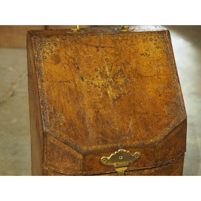 Textile 18th Century French Embossed Leather Letter Box, “Coffret a Courrier” For Sale - Image 7 of 17