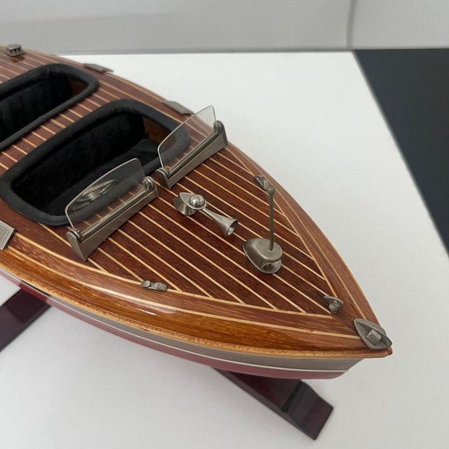Brown Miniature Motorboat in Various Woods, Metal and Lacquer from Chris Craft, Usa, 1950 For Sale - Image 8 of 13