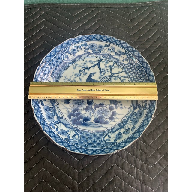 Late 20th Century Vintage Toyo Japan Blue & White Porcelain Peacock Charger – 12” For Sale - Image 5 of 6