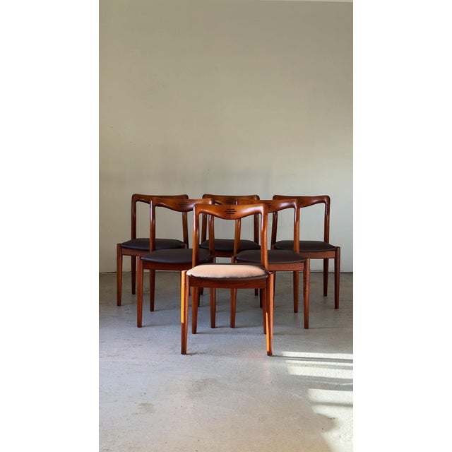 Teak Dining Chairs with Rosewood Joint Detail attributed to H.W. Klein for Bramin, 1960s, Set of 6, in Flawless...