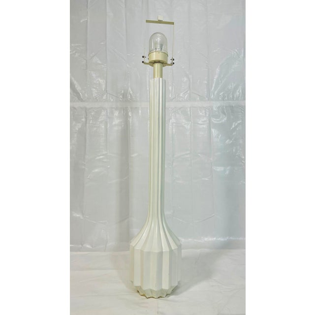Mid-Century Modern Vintage Sculptural White Floor Lamp With Fluted Column Base For Sale - Image 3 of 16