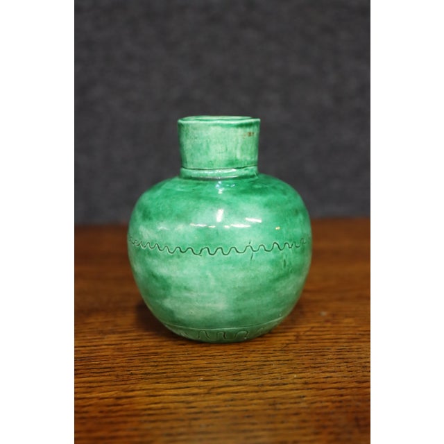 1940s Mid-Century Green Glazed Studio Pottery Vase Signed Margaret Lee Mulick, u.s. Navy, 1948 For Sale - Image 5 of 8