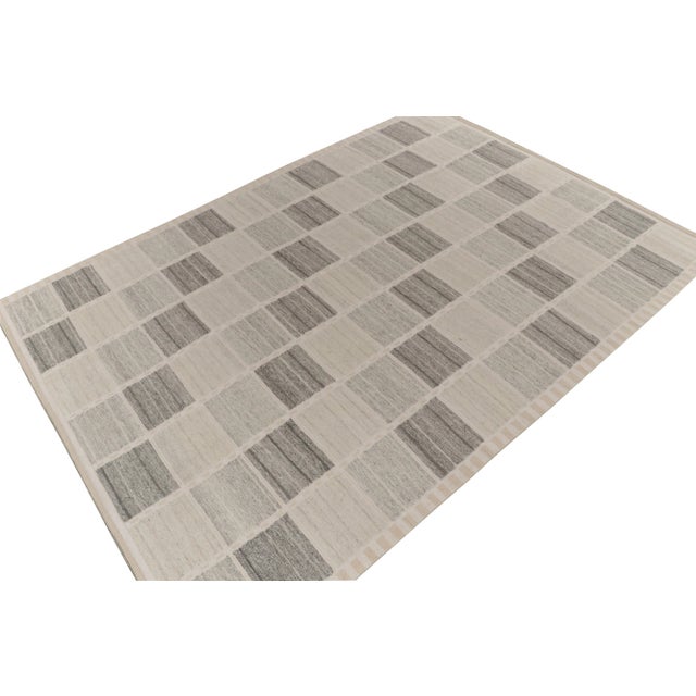 Looking for a custom size? For more information on customization capabilities, please reach out to custom@chairish.com....