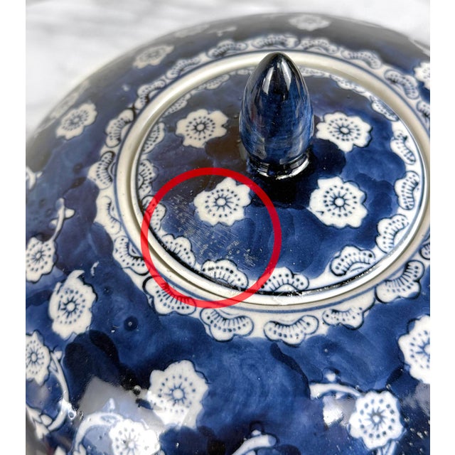 Vintage Chinese Chinoiserie Blue & White Porcelain Butterfly Floral Ginger Jar For Sale - Image 6 of 9