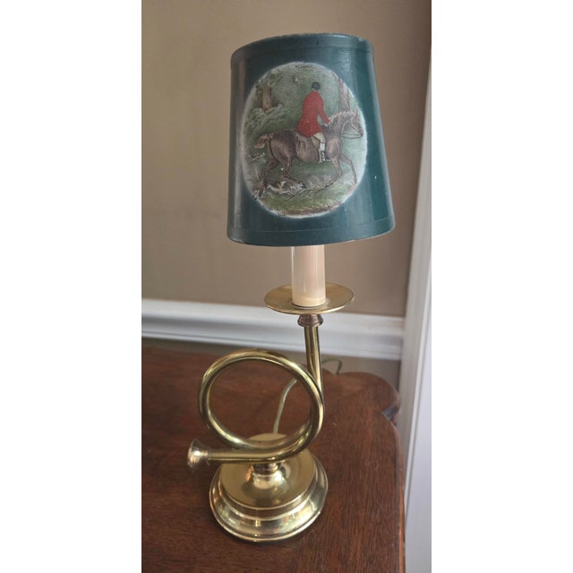 A vintage mid century Equestrian English Style, Horse Hunting brass Horn-shaped table Lamp. Hunter green Equestrian shade...
