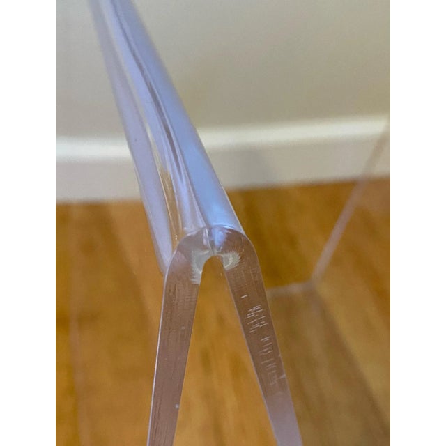 Transparent Mid Century Modern Bent Lucite Magazine Rack For Sale - Image 8 of 9