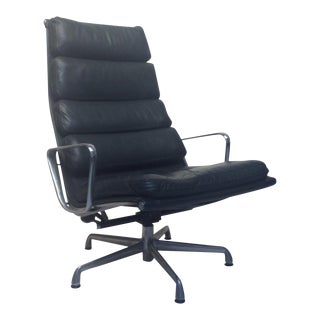 1980s Mid-Century Modern Eames Herman Miller Green Lounge Chair For Sale