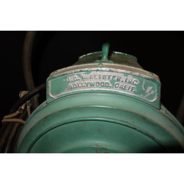 1940s 1940s Paramount Studios J.G. McAlister 2000 Watt Fresnel Hollywood Made & Used Spotlight For Sale - Image 5 of 12