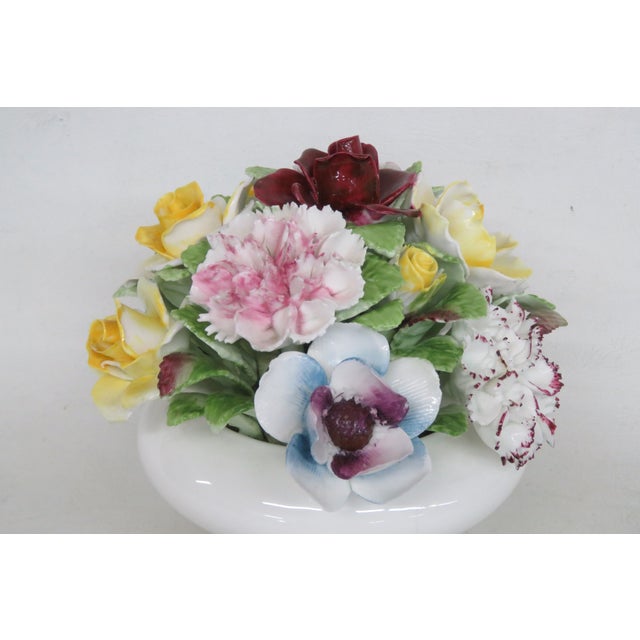 Royal Doulton England Bone China Floral Posy Mixed Flowers in Footed Bowl 5016b For Sale - Image 11 of 18