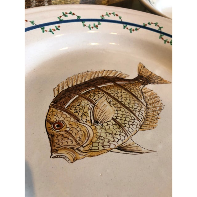 1990s 1990s Italian Hand Painted Round Ceramic Fish Wall Plates - Set of 2 For Sale - Image 5 of 13