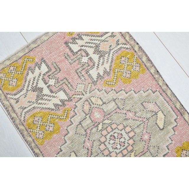 Turkish Mid 20th Century Oushak Accent Wool Rug For Sale - Image 3 of 5