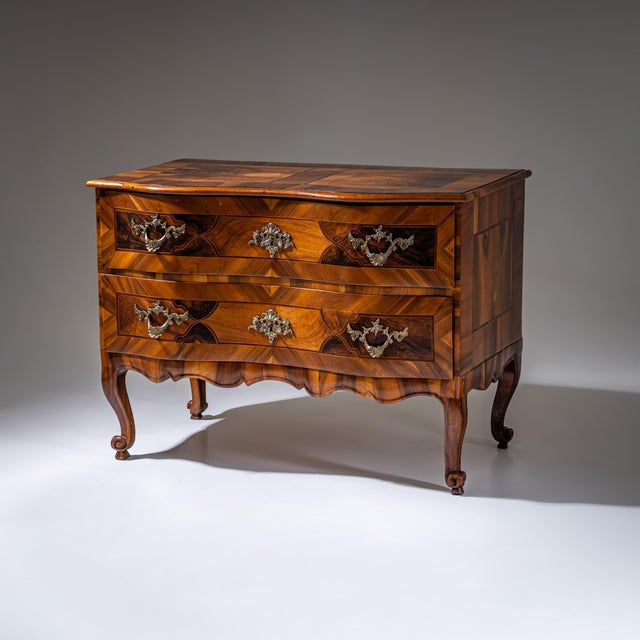 Baroque Walnut Chest of Drawers, 18th Century For Sale - Image 9 of 9
