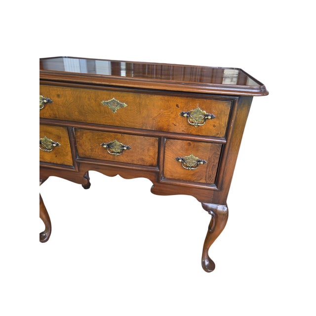Vintage Hekman Queen Anne Walnut Burl Lowboy Dresser Chest Console Entry Table For Sale In Philadelphia - Image 6 of 17