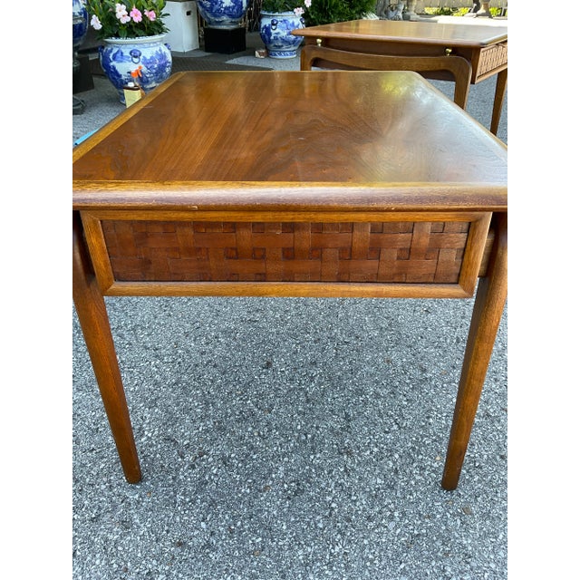 Beautiful Mid Century Modern Side Table. This is a perfect mid-century table made by Lane. The table has four tapered...