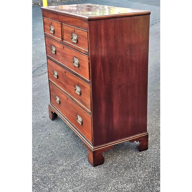 Late 19th Century 19th Century English Mahogany Five Drawers Chest With Inlaid Top For Sale - Image 5 of 15