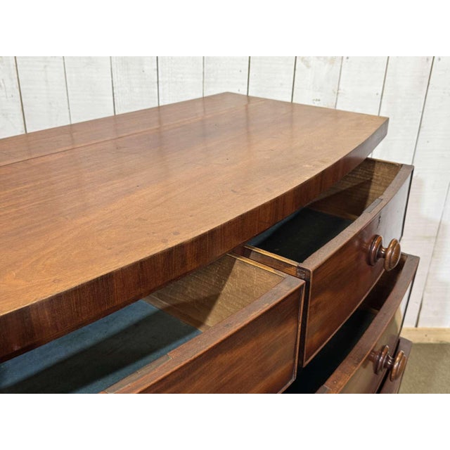 Antique English Victorian Chest of Drawers in Mahogany, 1800s For Sale - Image 4 of 18