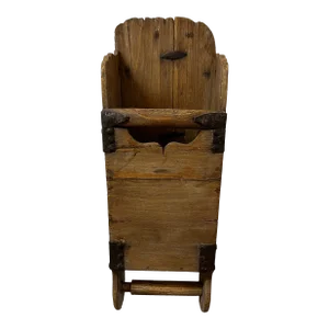 Late 19th Century Rustic Farmhouse Chinese Utensil Holder With Towel Rack