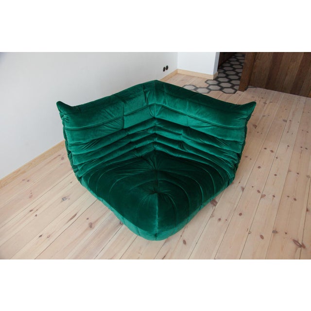 Textile Bottle Green Velvet Togo Corner Chair by Michel Ducaroy for Ligne Roset, 1970 For Sale - Image 7 of 11