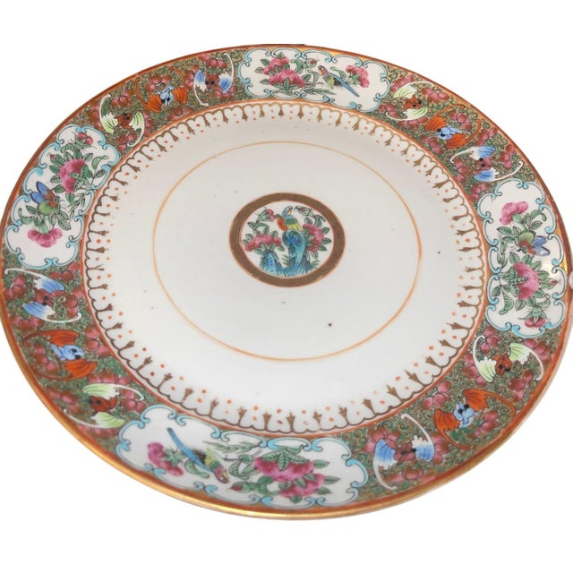 Mid 19th Century Mid-19th Century Set of Seven Chinese Export Rose Mandarin Porcelain Plates For Sale - Image 5 of 9