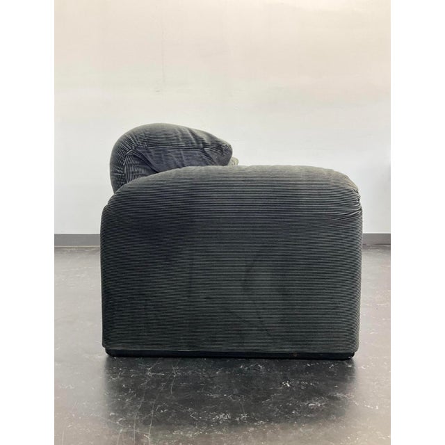 1990s Vintage Grey Velvet Maralunga Sofa with Armchair by Vico Magistretti for Cassina, 1970s, Set of 2 For Sale - Image 5 of 18