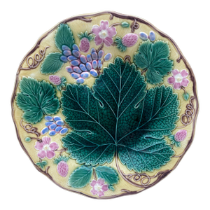 English Majolica Strawberry & Grapes Plate Wedgwood Circa 1920