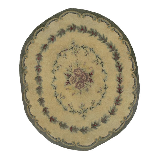 Antique Oval Hooked Rug With Soft Hued Floral Medallion & Wreath - Rug & Kilim For Sale