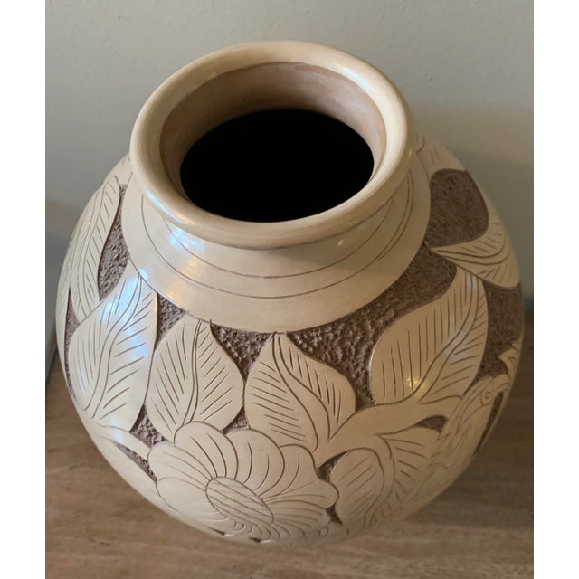 Mid 20th Century Vintage Mid 20th Century Carved Vase With Separate Base For Sale - Image 5 of 8