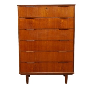 Vintage Danish Chest of Drawers in Teak For Sale