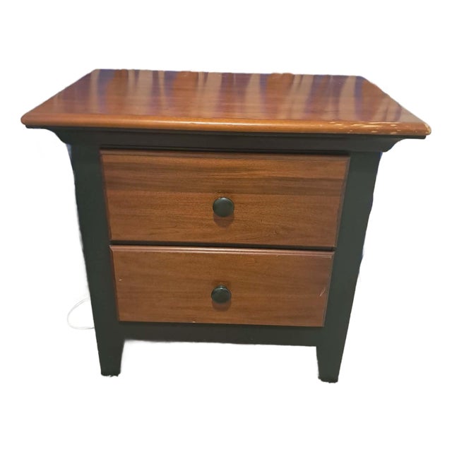 Vintage Riverside Furniture Two-Tone 2-Drawer Nightstand For Sale
