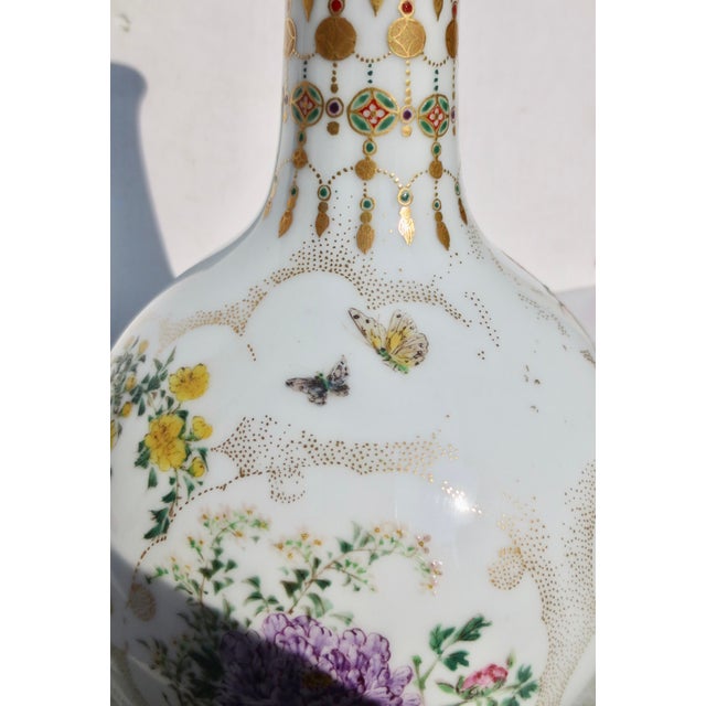 Japanese Meiji Studio Porcelain Bottle Shaped Vase 19th Century For Sale In New York - Image 6 of 15