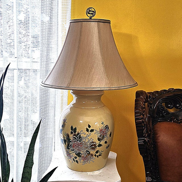Vintage American Hand-Painted Ceramic Chrysanthemum Table Lamp With Floral Motif, Cream Glazed Porcelain, 28"h For Sale - Image 11 of 18
